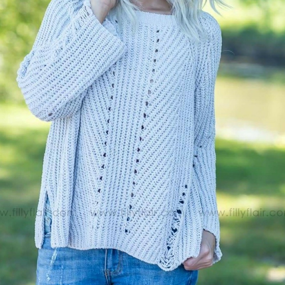 Gray top - Picture 4 of 5